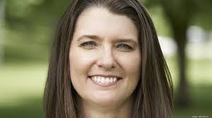 Michelle Oakley's Instagram, Twitter & Facebook