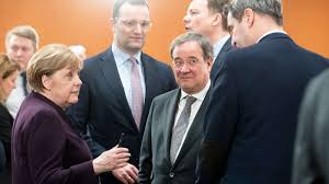 50 euro für maskenverweigerer und verbot von großveranstaltungen: Coronavirus Merkel Und Lander Beraten Regeln Fur Grossveranstaltungen Und Schulen Nrw