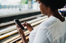 How can i get my kids to put down their phones? 5 Ways Your Mom Could Be Stalking You At This Very Moment Yr Media