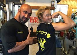 Intense push homeworkout⎥get toned arms and shoulders⎥sophia thiel. Darum Ist Krafttraining Fur Frauen So Wichtig Sophia Thiel Pumping Ercan