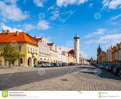 Nebo zadejte inzerát zdarma a rychle prodejte nepoužívané zboží na největším internetovém bazaru. Friedensquadrat Mit Weissem Turm Von Domazlice Am Sonnigen Tag Tschechische Republik Stockbild Bild Von Wolke Blau 92208183
