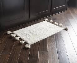 The design of this bath rug creates resistance which secures you from slipping by leaving the bathroom floors dry and clean. Skl Home Large Medallia 24 X 40 Bath Rug At Menards