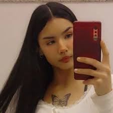 Sydney Sweeney is unrecognizable! 😮 The White Lotus actress, 27, gave a  glimpse of her transformation into trailblazing female boxer Christy  Martin, whom she plays in an upcoming biopic. Photos: Sydney Sweeney/Getty