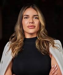 Yesenia Obregon's Instagram, Twitter & Facebook