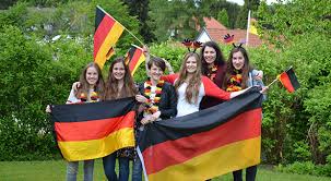 Bundesrepublik deutschland), är en förbundsstat belägen i centraleuropa bestående av 16 förbundsländer (tyska: Utveksling Tyskland 2021 Videregaende I Tyskland Explorius