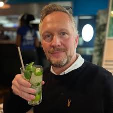 Lee Bright (@actorleebright)