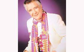 Roberto cantoral y sus creaciones. Roberto Cantoral El Caballero Del Bolero