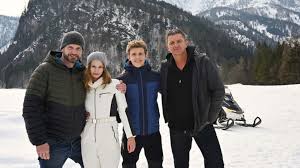 Martin gruber, gespielt von darsteller hans sigl, der nach einem langen auslandsaufenthalt in sein heimatdorf zurückkehrt und dort von nun an als bergdoktor arbeitet. Der Bergdoktor Winterspecial 2020 Heute Im Tv Im Zdf Und Im Stream Kino De