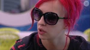 Photo : Senna déprime... Et si Julie lui claquait entre les doigts,  maintenant qu'elle est enfermée 24h/24 avec Maxime ?