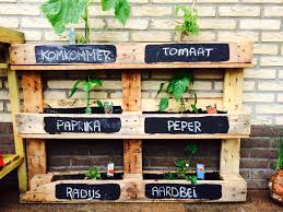 pin van mirjam op huis tuin ideeen tuin verticale moestuinen