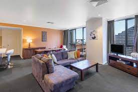 Book a room at 3 bedroom apartment in the heart of melbourne, australia. 3 Bedroom City View Apartments In Melbourne City