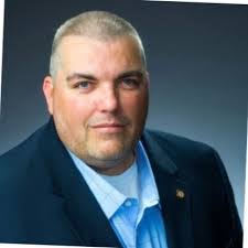 Wade Damron's Instagram, Twitter & Facebook