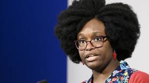 Ces jeunes filles aiment les fleurs. Photos Sibeth Ndiaye Pose Avec Son Mari Patrice Roques Leur Premiere Et Rare Sortie Officielle Femme Actuelle Le Mag