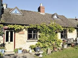 This lovely evenlode valley village is just a short distance away from the enchanting wychwood forest, where henry viii, and other tudor monarchs hunted. English Country Cottage In Chadlington Near Chipping Norton With 2 Bedrooms For Rent