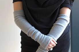Check spelling or type a new query. Bria Armwarmers Free Knitting Pattern Shortrounds