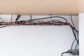 Un choix unique de boite cache cable disponible dans notre magasin. Comment Faire Un Bon Cable Management Pour Son Bureau Antoine Guilbert