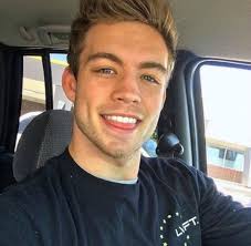 30 Best Selfie Poses For Guys To Look Charming Selfie Poses Cute White Guys Selfies Poses