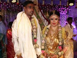 Radhika sarathkumar is actress by profession, find out fun facts, age, height, and more. Celebrities Attend Radhika Sarathkumars Daughter Rayane Abhimanyu Mithun Wedding Filmibeat