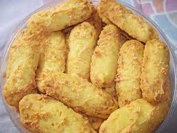Adonan disemprotkan ke dalam loyang dan jangan lupa untuk memberi jarak yah sista. Resep Kue Kering Lidah Kucing Keju Renyah Gurih Resep Hari Ini