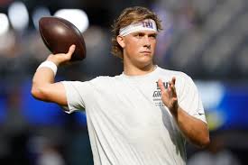 Giants vs. Rams score, live updates: Jaxson Dart suffers knee injury, Malik Nabers returns from shoulder injury — Yahoo Sports