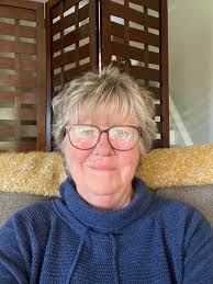 I have served others for 24 years as a trained social worker with heart and  soul...💜💫