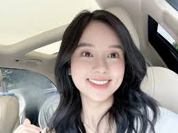 Ly Kute khoe visual rõ nét phu thê cùng chồng, xinh đẹp nhờ lười tô vẽ,  nàng ghim ngay mẹo cho Tết