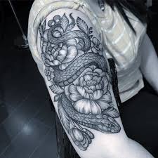 Tatouages epaule 30 superbes inspirations pour sublimer votre epaule biba magazine from sf2.bibamagazine.fr. Top 100 Tatouages Epaule Pour Femme Tatouez