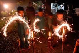 Visual percikan api dari berbagai material, oleh ta hutagaol by tahutagaol. Gambar Kartun Main Bunga Api Keren Cikimm Com