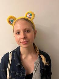 Brighton teen to sing live