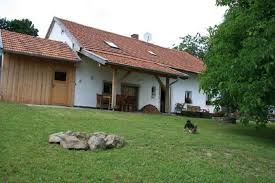 Schauen sie sich einfach in den hundefreundlichen angeboten zu hof, ferienhaus und ferienwohnung um und finden sie die perfekte unterkunft für ihren urlaub mit. Freistehendes Ferienhaus Mit Eigenem Eingezaunten Garten Ferienhaus Angelika D1108a In Blaibach Bayern Hund Hundeurla Eingezaunter Garten Ferienhaus Ferien
