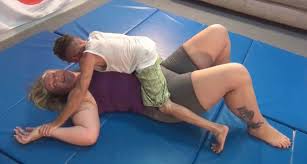 Amazonanya Hashtag On Twitter Видео amazon anya lifts small man канала aniya smith. amazonanya hashtag on twitter