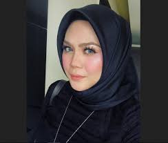 Nikmati waktu bersamamu, jalani cinta yang menggebu sepertinya tak terpisah tapi tak cukup untukmu waktu dan perhatianku selalu salah di depanmu. Lirik Lagu Terbaharu Zulin Aziz Yang Sebenarnya Bermaksud Dengar Khabar Yang Zulin Aziz Telah Memuatnaik Lirik Video Lagu Aku Maafkan Kamu Nyan Lirik Lagu