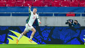 For freiburg's second change in the double substitution, sallai makes way for schmid. Sc Freiburg Sallai Trifft Doppelt Gemischte Gefuhle Bei Demirovic Kicker