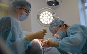 Centru medical de stomatologie cu 4 puncte de lucru in romania si unul international,cu centru de frezare propriu cad/cam,cu peste 1000 de programari/luna,doreste colaborari cu dentisti cu experienta minim 5 pentru pacientii din dental turism. Clinica Stomatologica Dr Leahu Dental Clinics