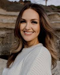 Elizabeth Santino's Instagram, Twitter & Facebook