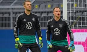 Manuel neuer has reportedly made a decision on his bayern munich future amid links with a move to chelsea. Manuel Neuer I Don T Feel The Fear I M Always Thinking Positive Manuel Neuer The Guardian