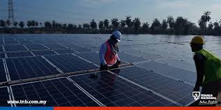 Tenaga suria atau solar merupakan tenaga alternatif yang baik untuk digunakan oleh manusia dalam kehidupan seharian. Tenaga Nasional On Twitter Projek Solar Berskala Besar Pertama Terbesar Di Malaysia Di Kuala Langat Kini Siap Lebih 50 Ia Dibangunkan Tnb Dalam Usaha Menerajui Tenaga Boleh Baharu Re Mengoptimumkan Penjanaan