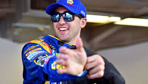 Larson needed to win to make it into the third round and was frantically chasing elliott in the closing laps but settled for third. Chase Elliott Signs Contract Extension Through 2022 With Hendrick Motorsports