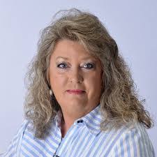 Beverly Bunch's Instagram, Twitter & Facebook