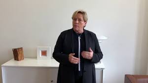 Ich arbeite gar nicht hier, sagte die junge mutter und lachte. Itfs 2020 Statement Dr Susanne Eisenmann Bildungsministerin Youtube