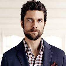 Posh Hairstyles Brushed Back Wavy Medium Hair Medium Hair Styles Mens Medium Length Hairstyles Classy Hairstyles