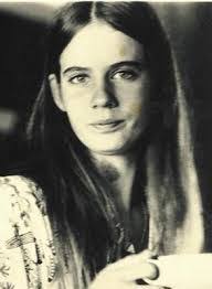 Carol Alberti's Instagram, Twitter & Facebook