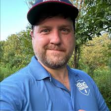 Golfers watch and battle bogey brothers