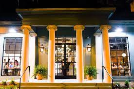 The Vault Kitchen Market Former Banking Institution Turned Industrially Chic Eatery Serves Uniquely Savann Savannah Chat Vaulted Kitchen Unique Restaurants