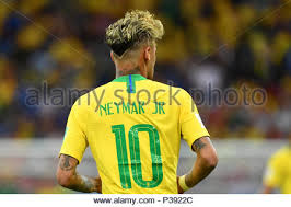 The footballer straightens it out nearly every day to achieve his dramatic hairstyles. Neymar Bra Rear View Back Hairstyle Action Single Image Single Cut Motive Half Figure Half Figure Brazil Bra Switzerland Sui 1 1 Preliminary Round Group E Match 09 On 17 06 2018 In Rostov On Don Rostov