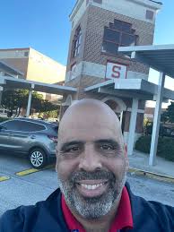 Tikija Picott (@romaine5)