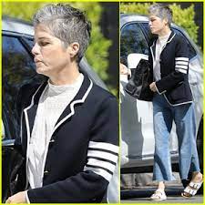 Ver más ideas sobre selma blair, crueles intenciones, actrices. Selma Blair Shares Comforting Advice For Those Worried Amid Ongoing Health Crisis Selma Blair Just Jared