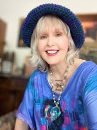 What 2-bedroom, one-story house rentals are available in Crestone, Colorado?