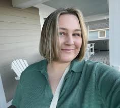 Hallie Butler's Instagram, Twitter & Facebook