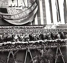 Ich kann mich nicht erinnern was ich gemacht habe aber ich war nicht in kreuzberg und bin erst in den frühen abend zurückgekommen als das straßenfest in der lausitzer platz schon geräumt worden war. International Workers Day Wikipedia
